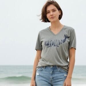 Vintage Provincetown V-Neck Gray TShirt MEDIUM Ptown Whale Nautical Cape Cod Gay